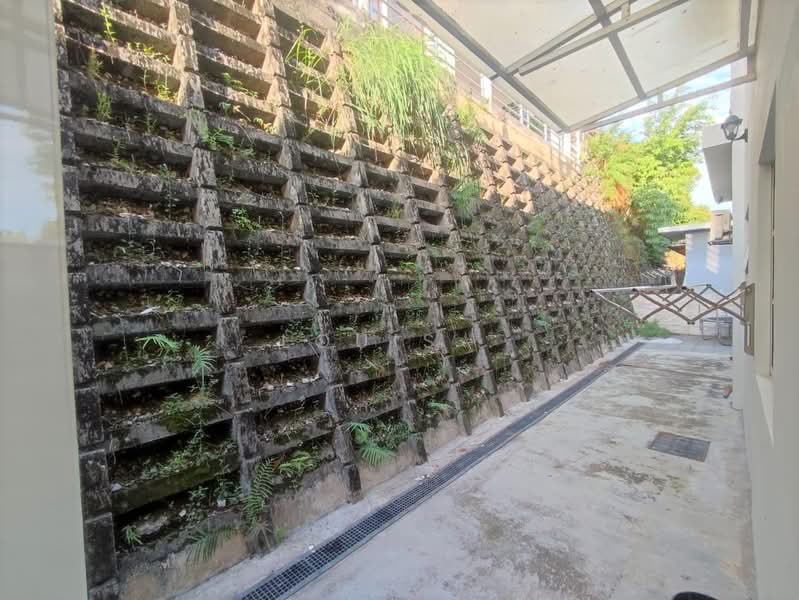 Semi-Detached House for Rent in Shah Alam (Selangor) - Louis . - Exterior - PropertyGuru.com.my