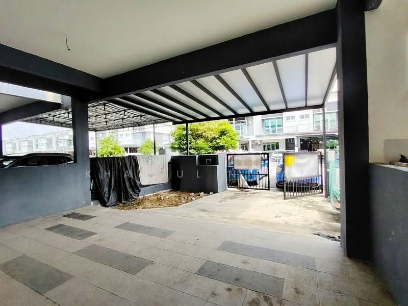 Rumah Teres 2 Tingkat untuk Dijual di Sepang (Selangor) - Khairul Nizam - Porch - PropertyGuru.com.my