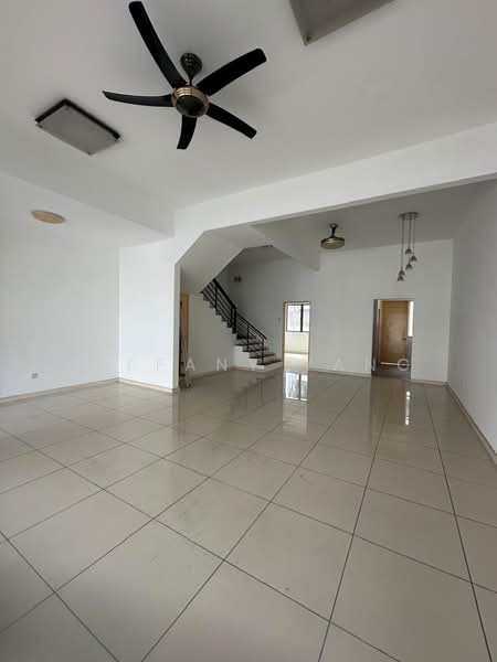 Bandar Country Homes untuk Untuk Dijual - RM 645,000, Apr 2026 - Living Room - PropertyGuru.com.my