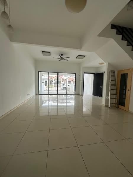 Bandar Country Homes untuk Untuk Dijual - RM 645,000, Apr 2026 - Living Room - PropertyGuru.com.my