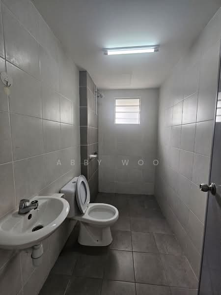 Pangsapuri Aranda untuk Untuk Disewa - RM 1,400 /bulan, Mac 2026 - Bathroom - PropertyGuru.com.my