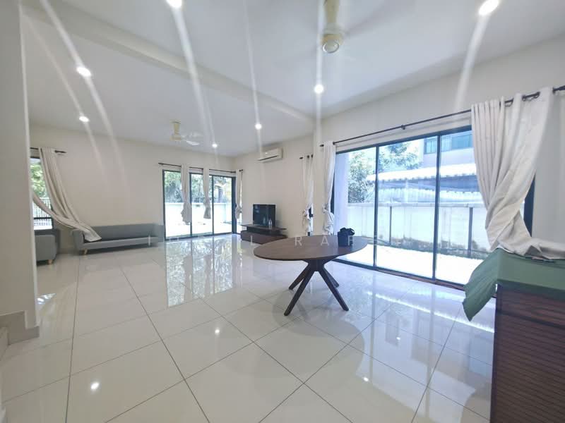 Semi-Detached House for Sale in Seremban (Negeri Sembilan) - Iqbal Rafei - Living Room - PropertyGuru.com.my