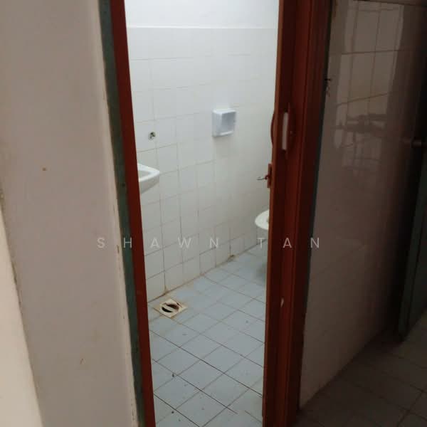 Apartment for Sale at Dahlia Apartment - Shawn Tan - Bathroom - PropertyGuru.com.my