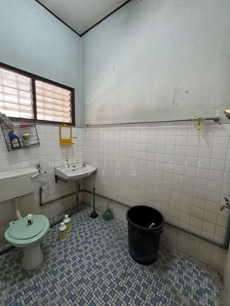 2-storey Terraced House for Sale in Taman Overseas Union (Taman Oug) (Jalan Klang Lama (Old Klang Road)) - Cindy Lee Yoke Peng - Bathroom - PropertyGuru.com.my