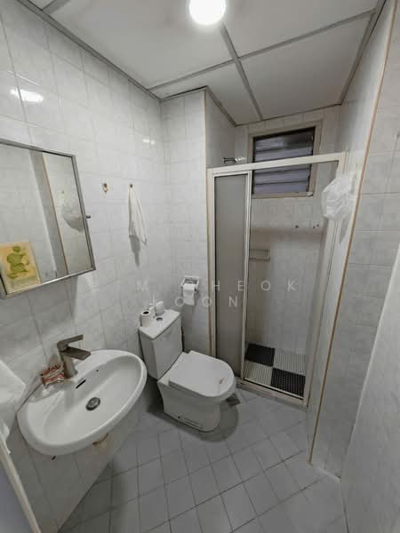 Kondominium untuk Disewa di Sri York Condominium - Lim Cheok Loon - Bathroom - PropertyGuru.com.my