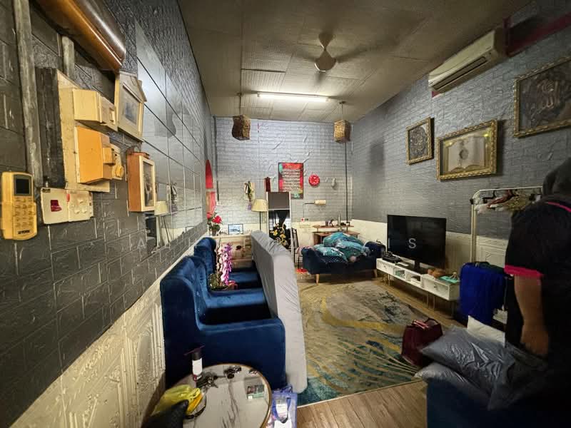 1-storey Terraced House for Sale in Taman Sungai Abong (Muar) - ALHAFIZ AZIS - Living Room - PropertyGuru.com.my