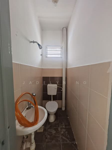 Rumah Teres 2 Tingkat untuk Disewa di Kulai (Johor) - Jadelyn Ng - Bathroom - PropertyGuru.com.my
