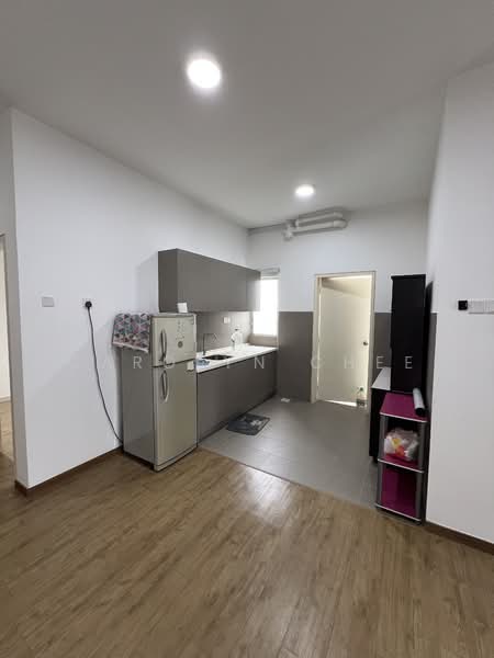 Kondominium untuk Disewa di Lakefront Homes - Carolyn Chee - Kitchen - PropertyGuru.com.my