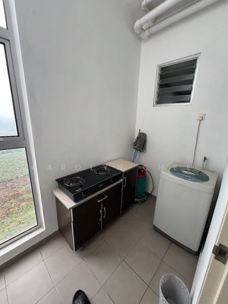 Kondominium untuk Disewa di Lakefront Homes - Carolyn Chee - Kitchen - PropertyGuru.com.my