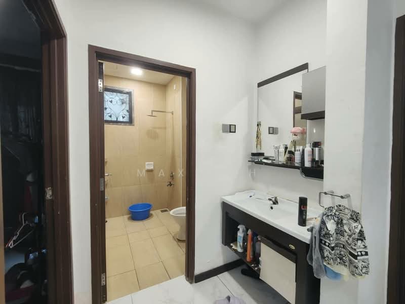 Semi-Detached House for Sale in Austin Perdana (Tebrau) - Max Loh - Bathroom - PropertyGuru.com.my