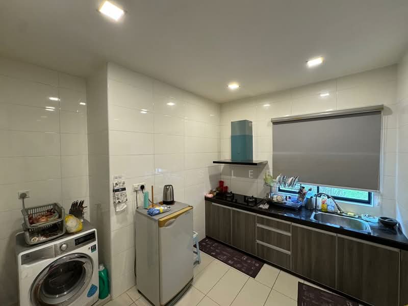 2-storey Terraced House for Sale in Telok Panglima Garang (Selangor) - Chris Lee - Kitchen - PropertyGuru.com.my