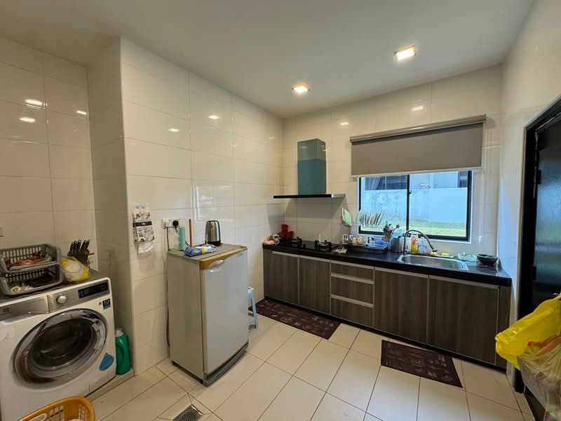 2-storey Terraced House for Sale in Eco Sanctuary (Telok Panglima Garang) - Chris Lee - Kitchen - PropertyGuru.com.my