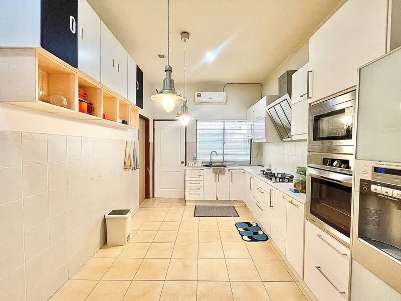 2-storey Terraced House for Sale in Puchong (Selangor) - Tasya Ruslan - Kitchen - PropertyGuru.com.my