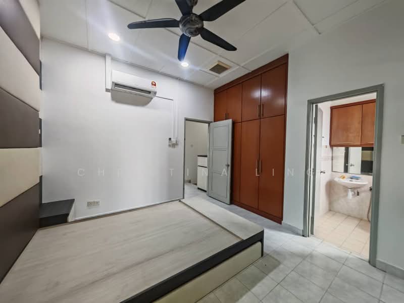 Taman Setia Indah untuk Untuk Disewa - RM 2,200 /bulan, Mac 2026 - Bedroom - PropertyGuru.com.my