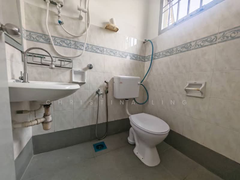 Taman Setia Indah untuk Untuk Disewa - RM 2,200 /bulan, Mac 2026 - Bathroom - PropertyGuru.com.my