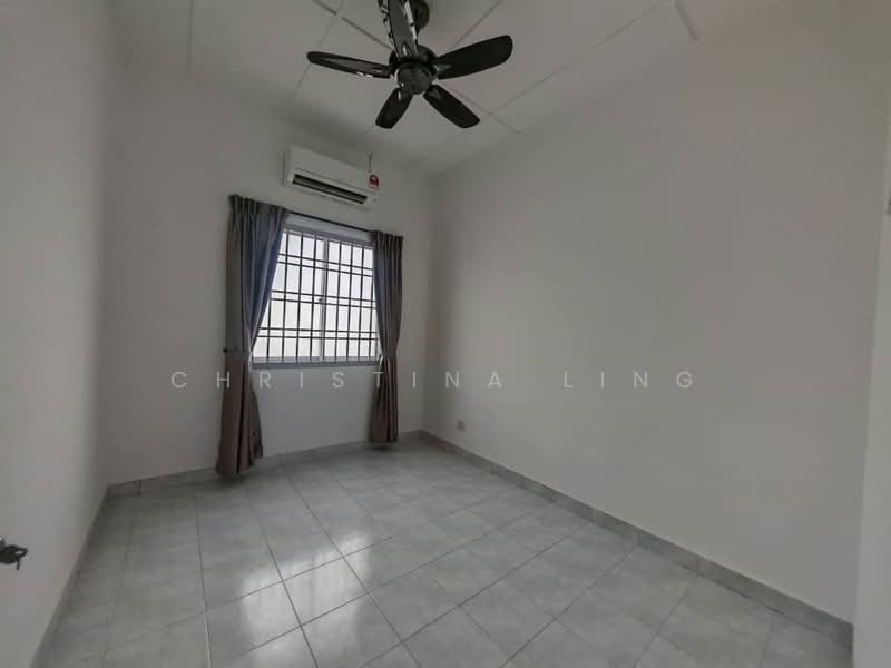 Taman Setia Indah untuk Untuk Disewa - RM 2,200 /bulan, Mac 2026 - Bedroom - PropertyGuru.com.my