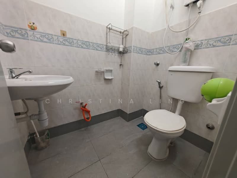 Taman Setia Indah untuk Untuk Disewa - RM 2,200 /bulan, Mac 2026 - Bathroom - PropertyGuru.com.my