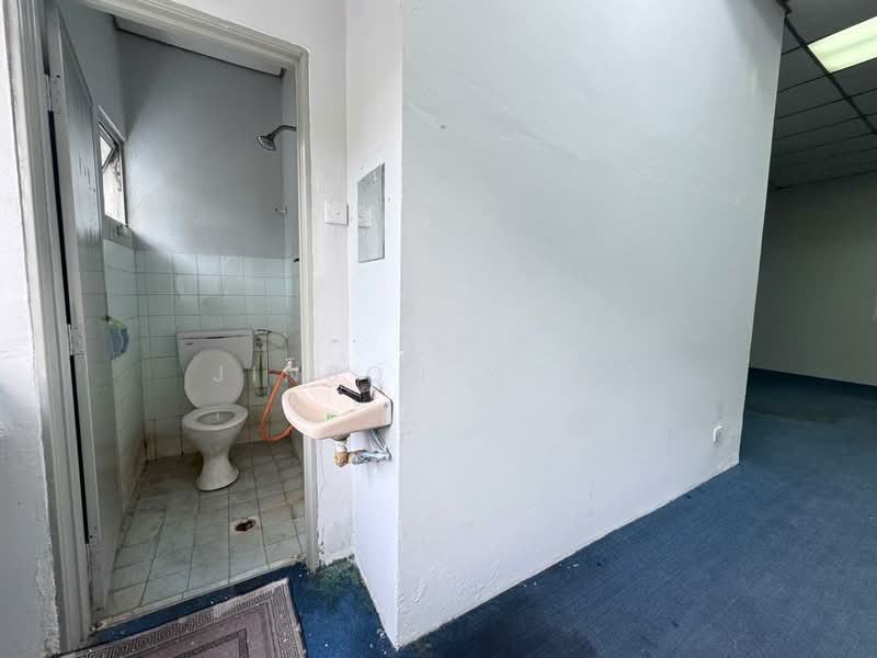 Terrace Factory for Rent in Batu Caves (Selangor) - Jinson Wong - Bathroom - PropertyGuru.com.my