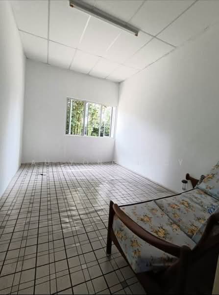 Shop for Sale in Taman Tasek (Johor Bahru) - Au Yong Lucy - Bedroom - PropertyGuru.com.my