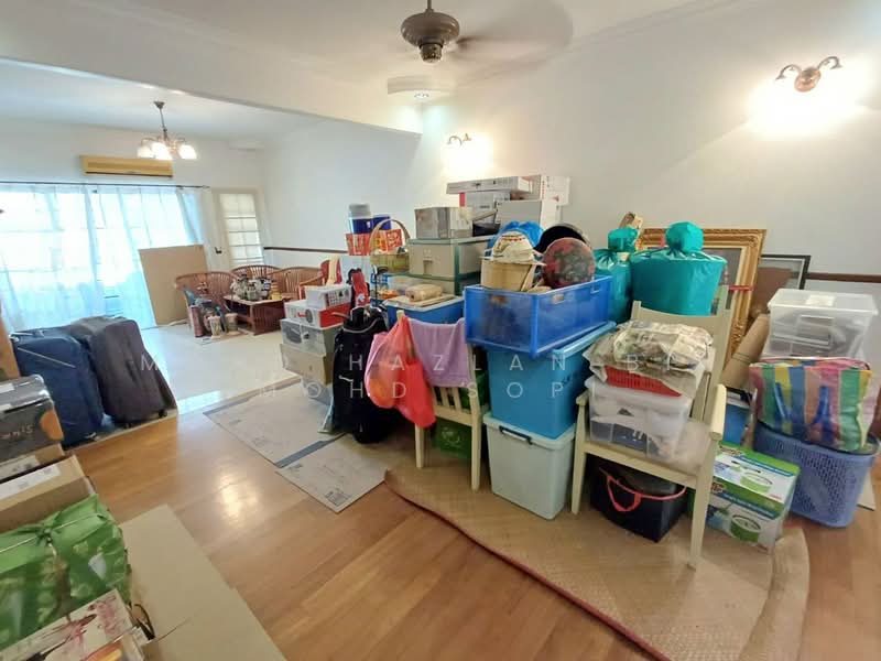 2-storey Terraced House for Sale in Petaling Jaya (Selangor) - Mohd Hazlan bin Mohd Sopi - Living Room - PropertyGuru.com.my