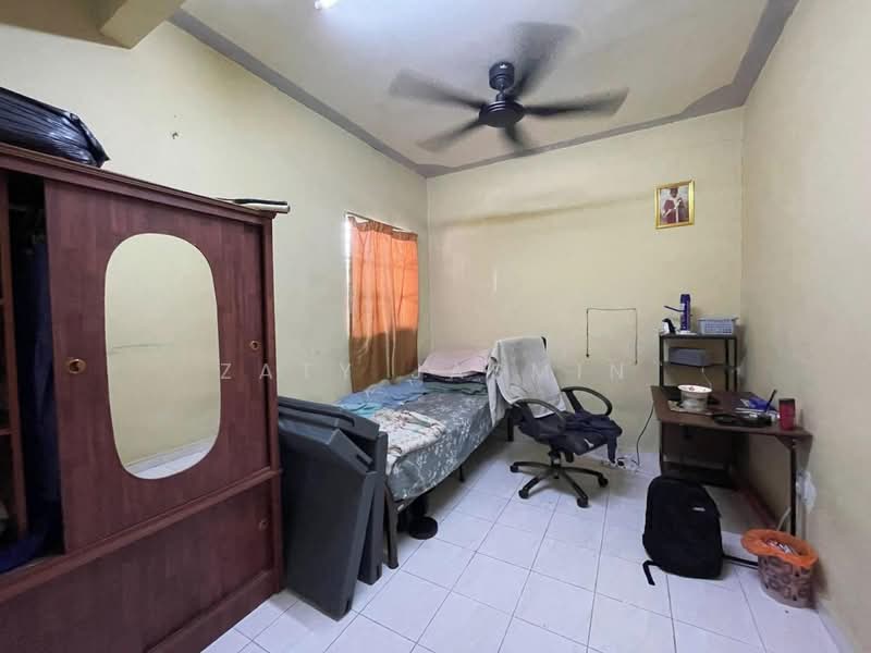 2-storey Terraced House for Sale in Bandar Putra Permai (Seri Kembangan) - Zaty Jasmin - Bedroom - PropertyGuru.com.my