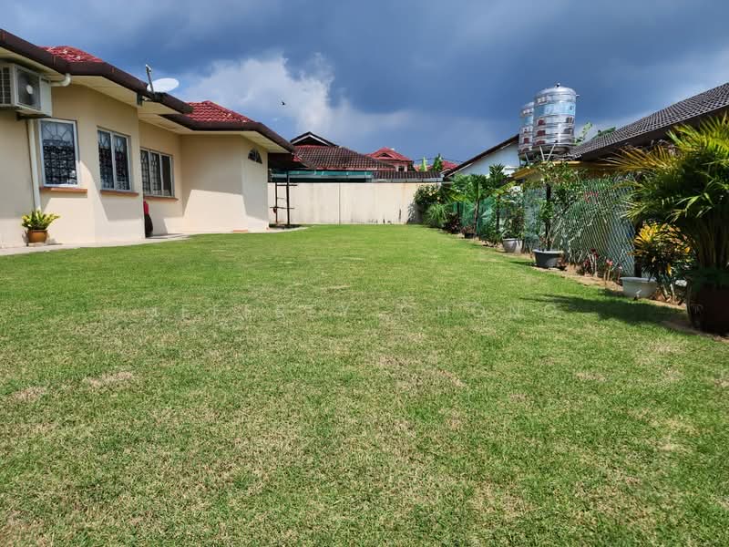Bungalow for Sale in Rasah Kemayan (Seremban) - Jeffrey Chong - Exterior - PropertyGuru.com.my