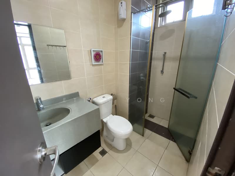 Shaftsbury Residence untuk Untuk Disewa - RM 2,000 /bulan, Mac 2026 - Bathroom - PropertyGuru.com.my