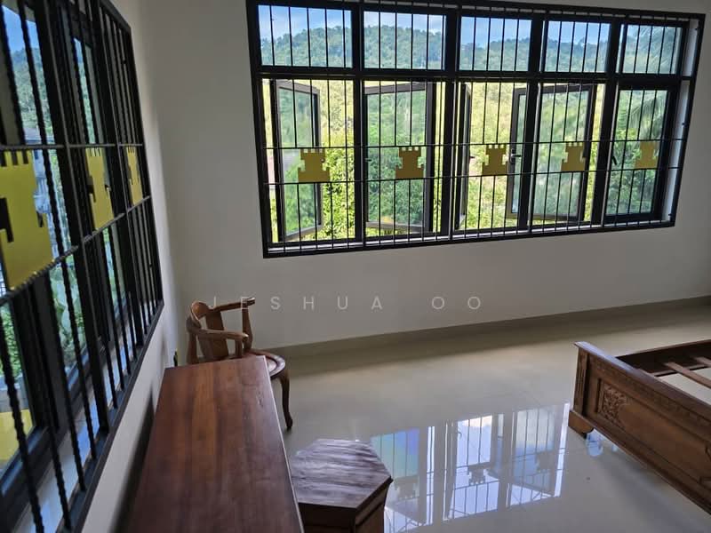 4.5-storey Terraced House for Sale in Bukit Antarabangsa (Ulu Kelang) - Jeshua Oo - Bedroom - PropertyGuru.com.my