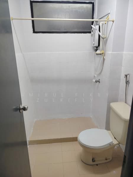 Condominium for Rent at Cyberia Smart Homes - Amirul Fikry Zulkifly - Bathroom - PropertyGuru.com.my