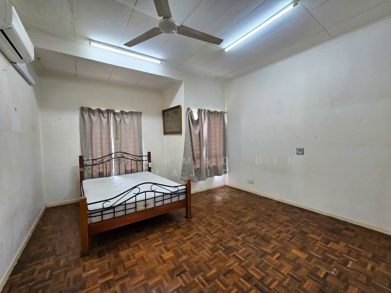 2-storey Terraced House for Sale in Shah Alam (Selangor) - Mohammad Din Majid - PropertyGuru.com.my