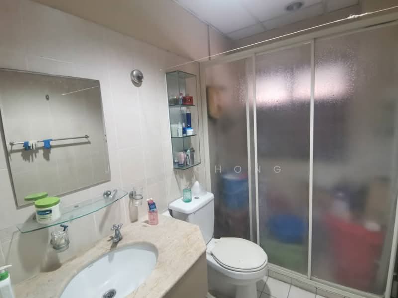 Townhouse for Sale in Bandar Sri Damansara (Selangor) - Josh Chong - Bathroom - PropertyGuru.com.my