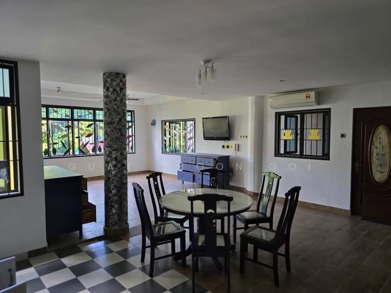 4.5-storey Terraced House for Sale in Bukit Antarabangsa (Ulu Kelang) - Guat Choon Ooi - Dining Room - PropertyGuru.com.my
