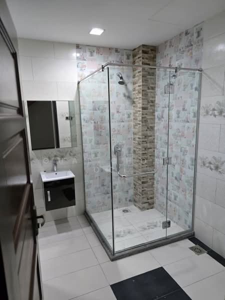 4.5-storey Terraced House for Sale in Bukit Antarabangsa (Ulu Kelang) - Guat Choon Ooi - Bathroom - PropertyGuru.com.my