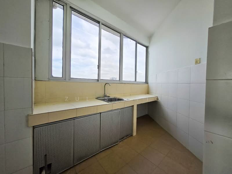 Condominium for Sale at Seri Puteri - Zul Syafiq - Kitchen - PropertyGuru.com.my