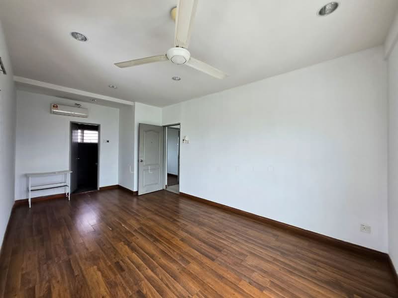 Condominium for Sale at Seri Puteri - Zul Syafiq - Living Room - PropertyGuru.com.my