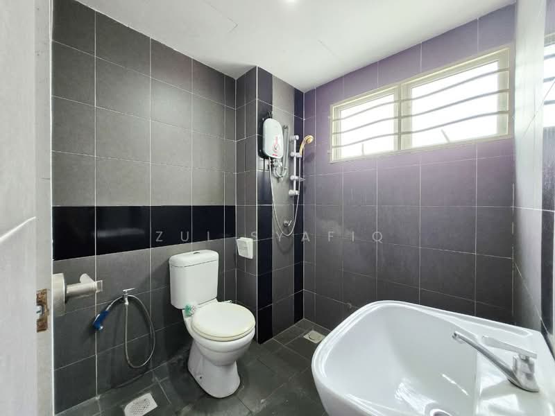 Condominium for Sale at Seri Puteri - Zul Syafiq - Bathroom - PropertyGuru.com.my