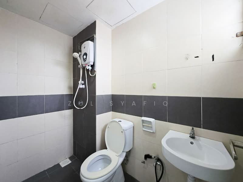 Condominium for Sale at Seri Puteri - Zul Syafiq - Bathroom - PropertyGuru.com.my