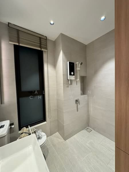 Service Residence for Sale at Luminar Residence @ Federal Avenue - Alex Pan Chun Wiea - Bathroom - PropertyGuru.com.my
