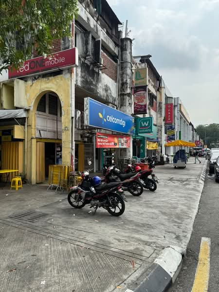 Shop / Office for Sale in Taman United (Jalan Klang Lama (Old Klang Road)) - CK Lee - Exterior - PropertyGuru.com.my