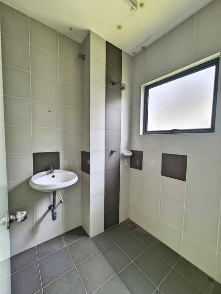 Rumah Teres 2 Tingkat untuk Dijual di Semenyih (Selangor) - Mike Lim - Bathroom - PropertyGuru.com.my