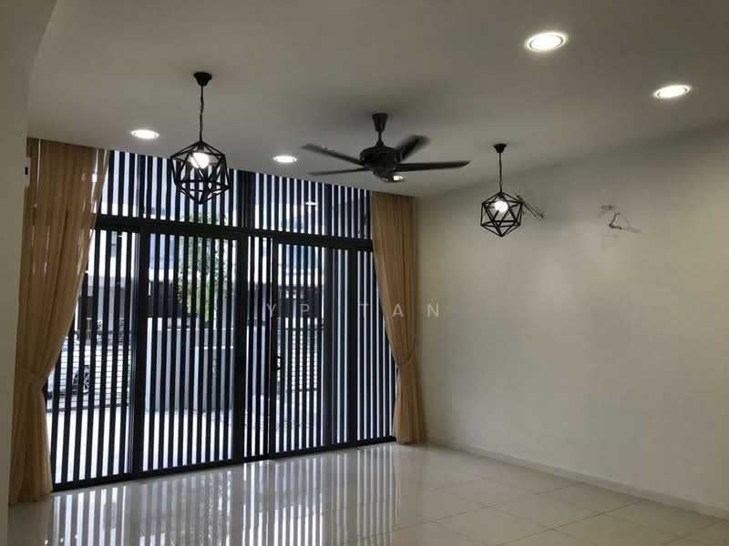 Rumah Teres untuk Dijual di Taman Tasik Damai (Sungai Besi) - YP Tan - Living Room - PropertyGuru.com.my