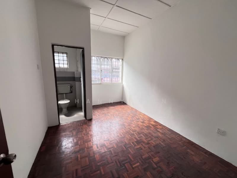 Rumah Teres untuk Dijual di Bandar Sungai Long (Selangor) - Shanny Tan - Bathroom - PropertyGuru.com.my