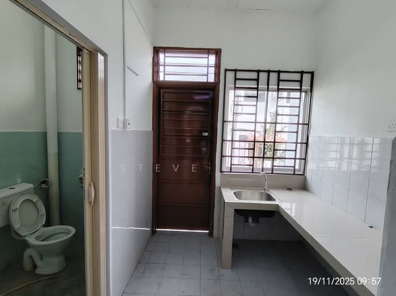 2-storey Terraced House for Sale in Johor Bahru (Johor) - Steve Tey - Kitchen - PropertyGuru.com.my