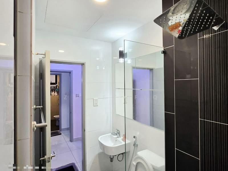 Service Residence for Sale at Ten Kinrara - Zul Syafiq - Bathroom - PropertyGuru.com.my