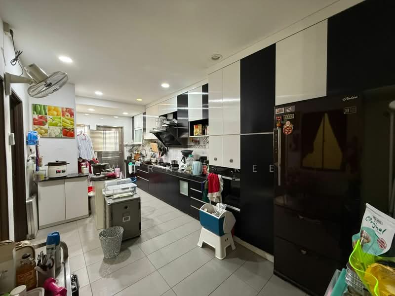 Jalan Permas 6 untuk Untuk Dijual - RM 660,000, Mac 2026 - Kitchen - PropertyGuru.com.my