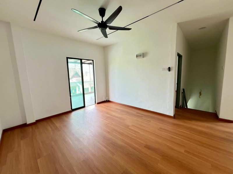 Kampung Mahmoodiah Kampungs Mahmoodiahs untuk Untuk Dijual - RM 1,280,000, Mac 2026 - Living Room - PropertyGuru.com.my