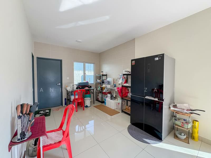 2-storey Terraced House for Sale in Taman Vista Mutiara (Bandar Sungai Long) - Danial Mohd Zaki - Kitchen - PropertyGuru.com.my