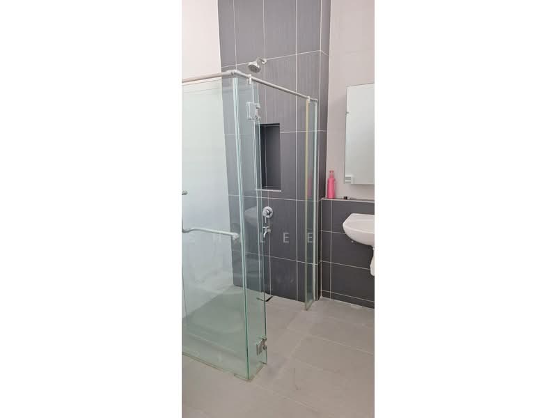 Cluster House for Rent in Taman Adda Heights (Tebrau) - Shilee . - Bathroom - PropertyGuru.com.my