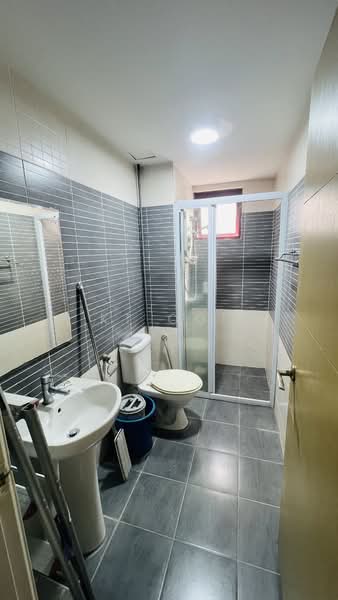 Savanna Condominium untuk Untuk Disewa - RM 2,400 /bulan, Mac 2026 - Bathroom - PropertyGuru.com.my