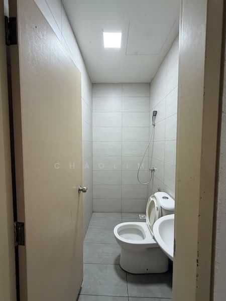 Residensi Harmoni 2 untuk Untuk Disewa - RM 2,599 /bulan, Mac 2026 - Bathroom - PropertyGuru.com.my